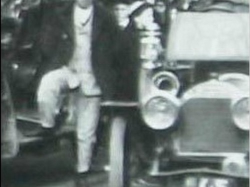 K-5, een Stoewer bij een autovordering op het Molenwater te Middelburg, 1914.<br />fotograaf: onbekend<br />bron: Zeeuwse Bibliotheek / Beeldbank Zeeland FD001775.