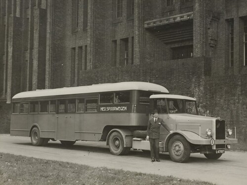 L-47057 / TCR57 van de NS in 1946 te Utrecht, zou vanaf 1947 K-17548 zijn van SW.
<br />Bron: https://hetutrechtsarchief.nl, cat.nr. 168049, collectie NS
<br />