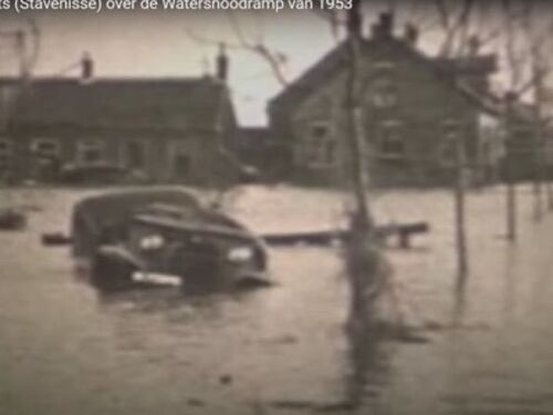 K-7320, bestelauto van firma W. v.d. Slikke & Zn uit Stavenisse, aldaar verzwolgen door het water in 1953.
<br />Bron: still uit film van het Watersnoodmuseum, verhaal van Bram Smits. 
<br />