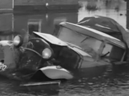 K-7320, Ford AA bestelauto ‘27/’32 van firma W. v.d. Slikke & Zn uit Stavenisse, aldaar verzwolgen door het water in 1953.
<br />Bron: NOS Watersnoodjournaal # 5 van 3-2-2023.
<br />